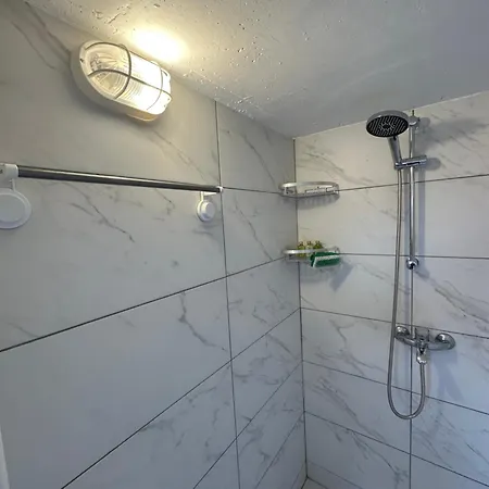 By Eftymia Lägenhet Nea Roda