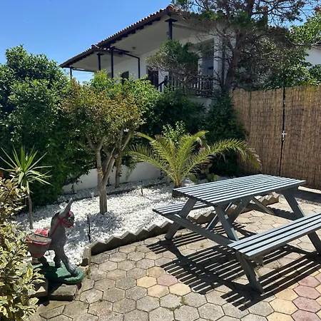 By Eftymia Apartament Nea Roda