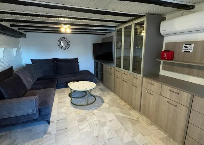 Apartamento By Eftymia Néa Ródha